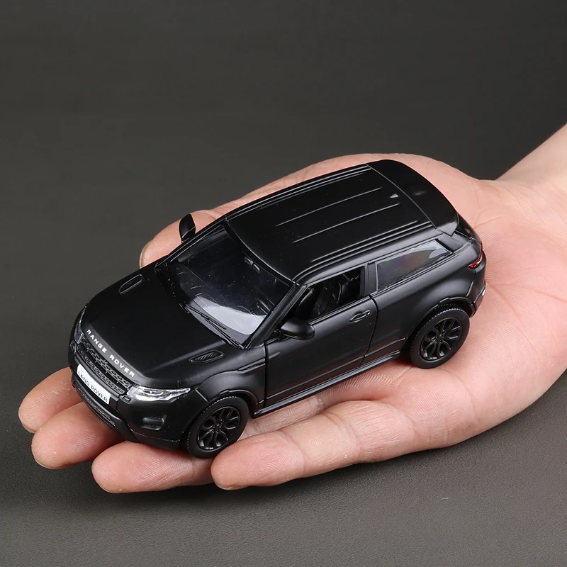 Игрушечная машинка R Matte Black 1:36 Aurora мини с обратной связью из сплава