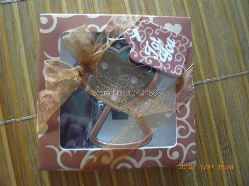 Свадебные подарки для гостей восстанавливают старину с кристаллами в форме