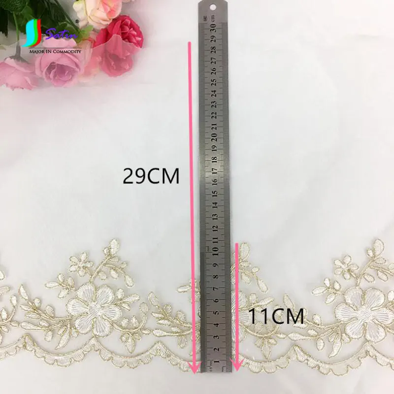 Белый органзы фон с вышитое длинное платье цветочными кружевами одежда в