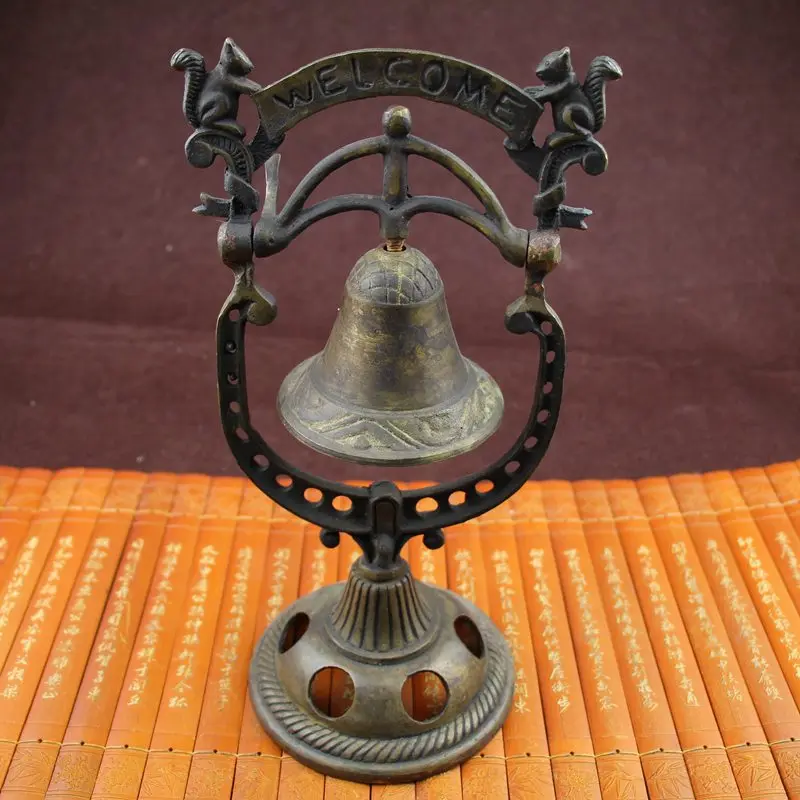 

Miscellaneous collections, antiques, handicrafts bronze bells and ornaments.