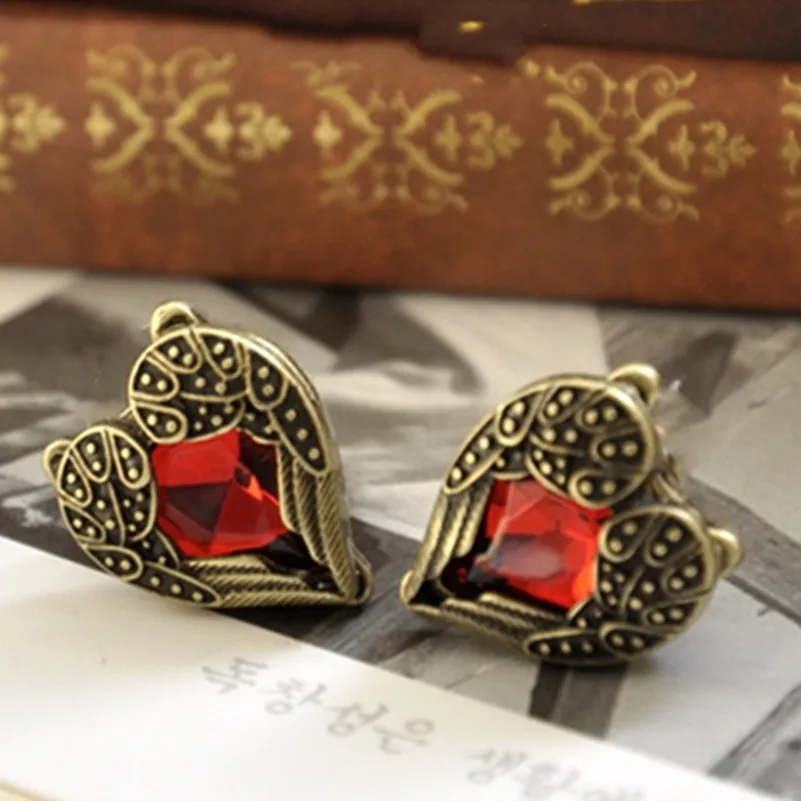 Женские серьги в форме сердца гвоздики с красным камнем ретро стиль E0117|fashion stud