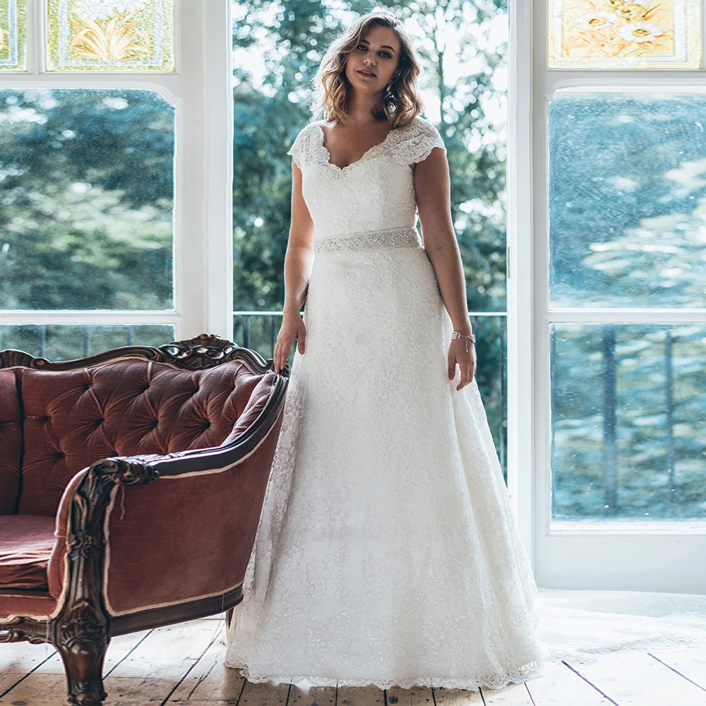 Элегантное свадебное платье с V-образным вырезом рукавами-крылышками вышивкой