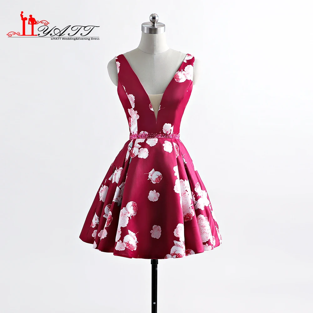 Красное короткое коктейльное платье новинка 2019 летнее атласное с v образным