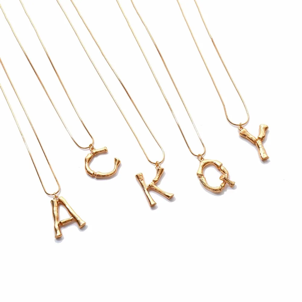 Женское длинное ожерелье-цепочка с буквенным принтом и цепочкой-свитером |