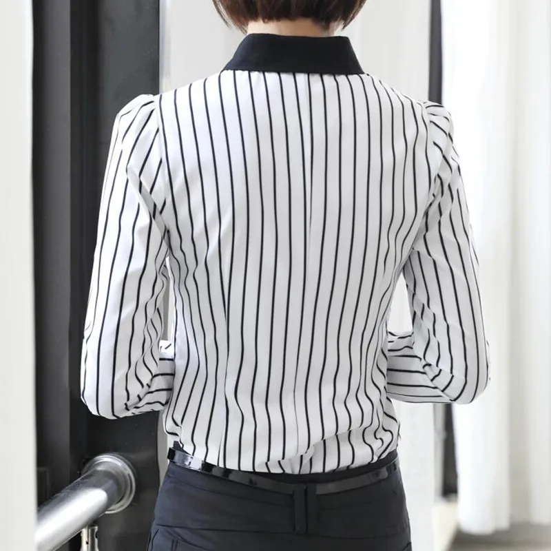 Элегантный цвет: черный белый розовый комплект из рубашки в полоску и джинсов