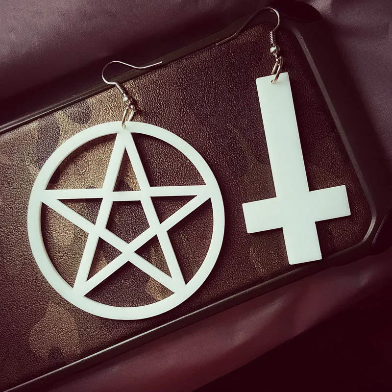 White Cross Pentacle Нео-готика, Харадзюку стиль перевёрнутый крест серьги пентаграмма модные классические Асимметричная акриловые серьги Для женщин pendientes E18038 - Окраска металла: White Cross Pentacle