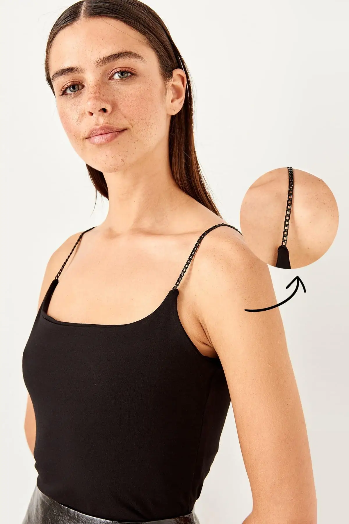 Trendyol черная трикотажная блузка на бретельках TWOSS19XU0038 |