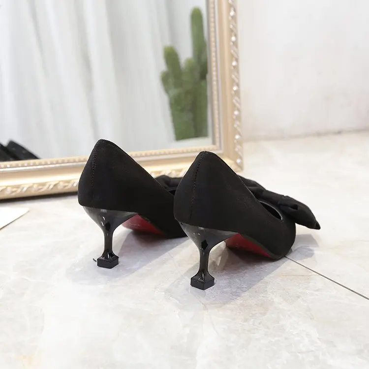 Новинка 2019 женские замшевые туфли лодочки Wertzk с острым носком и бантом модные на