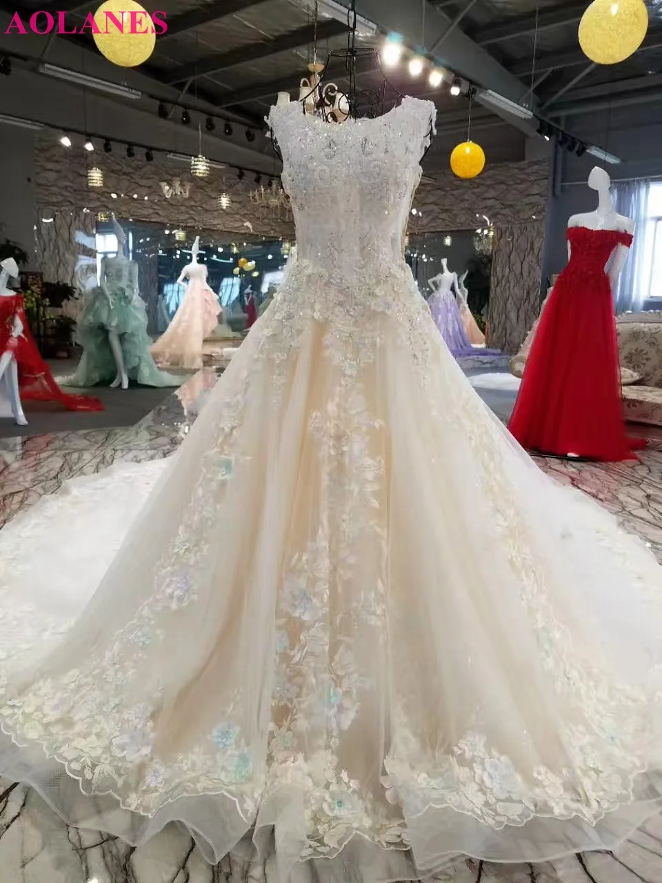 Высококачественное новое модное кружевное бальное платье с кристаллами и