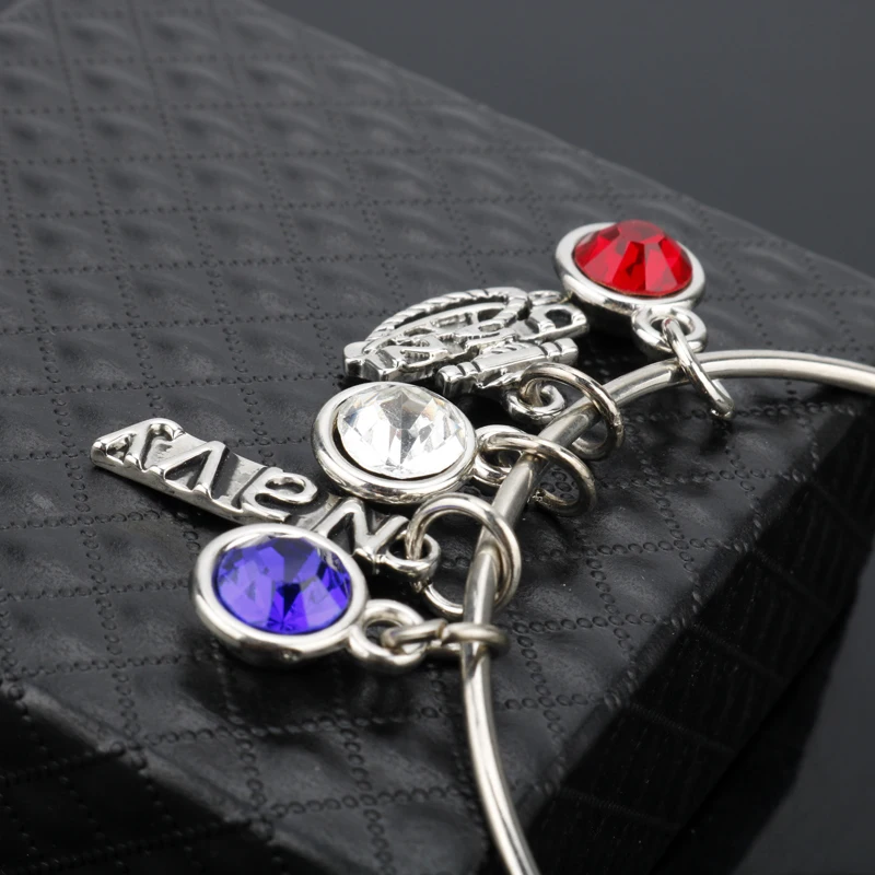 Браслет ручной работы с подвесками для семьи | Украшения и аксессуары