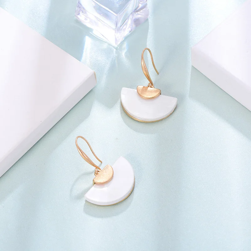 Hongye новый дизайн ушной крючок веерообразные большие висячие серьги белые