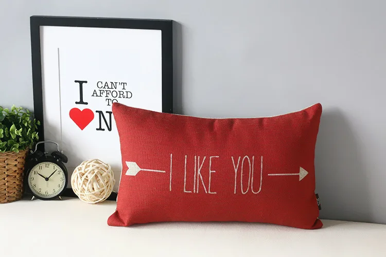 Подушка с стрелками Love красная подушка в английском стиле на День святого