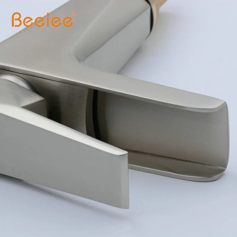 Смеситель для ванной комнаты Beelee водопроводный кран с ручкой холодной и горячей