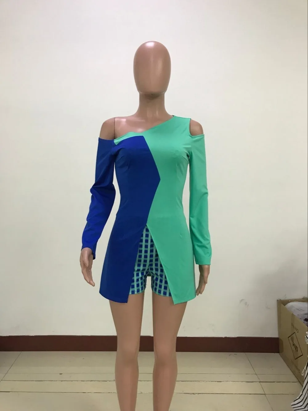 Женский комплект с открытыми плечами и асимметричной горловиной повседневный