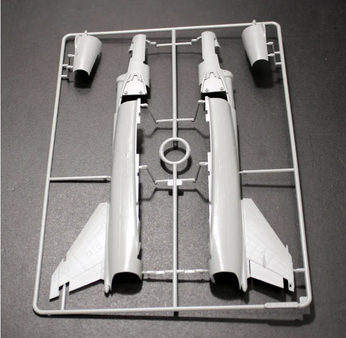 Комплект модели Kinetic 1/48 Swiss Mirage IIIS/RS | Игрушки и хобби