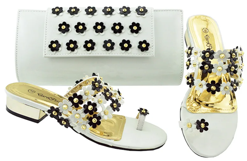 Противоскользящие туфли на низком каблуке в итальянском стиле с сумкой