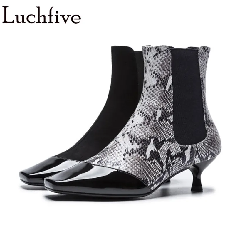 Новинка 2018 короткие сапоги из змеиной кожи на каблуке рюмочка высокое качество