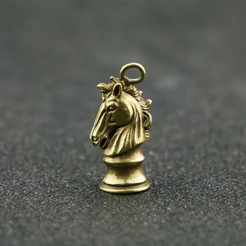 Медный брелок-кулон шахматная лошадь