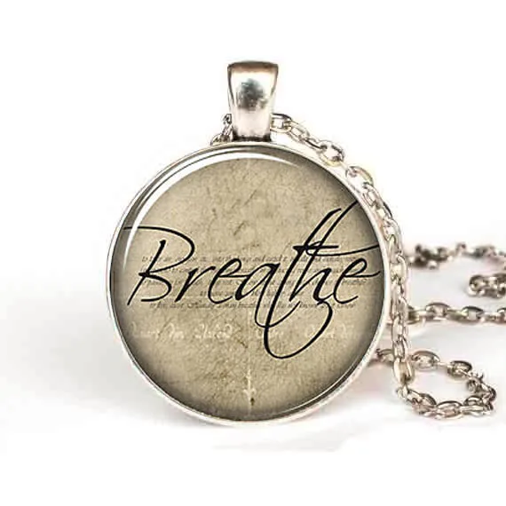 Винтажное украшение в античном стиле вдохновляющее слово раннее ювелирное