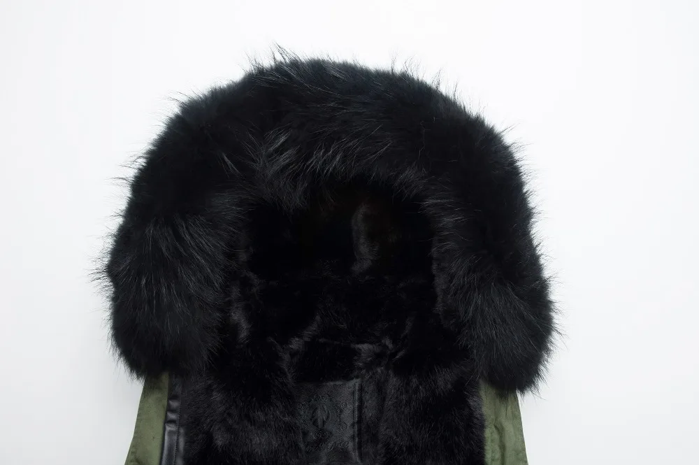 Длинная парка черного цвета с мехом енота в Корейском стиле пальто воротником