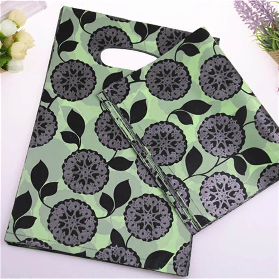 Medium Plastic Green Gift Package Bags with Flower Clothing Favor Party Packaging | Дом и сад