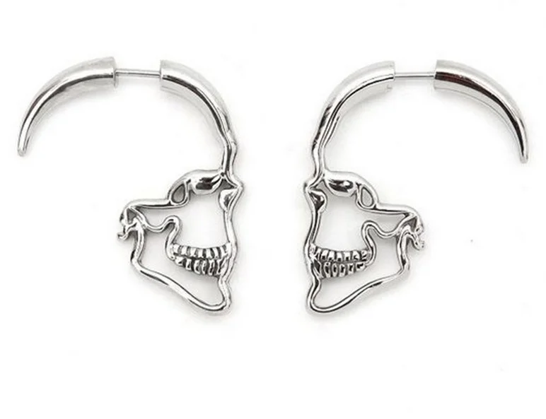 Винтажные серьги гвоздики серебряного цвета с черепом в стиле