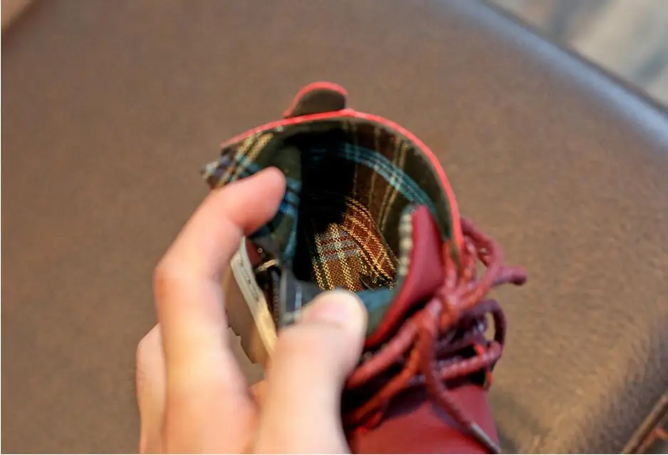 KAKABBYII/Новинка; Осенняя детская обувь из искусственной кожи; детские ботинки для мальчиков и девочек; зимние Ботинки martin в английском стиле в стиле ретро; однотонные детские ботинки