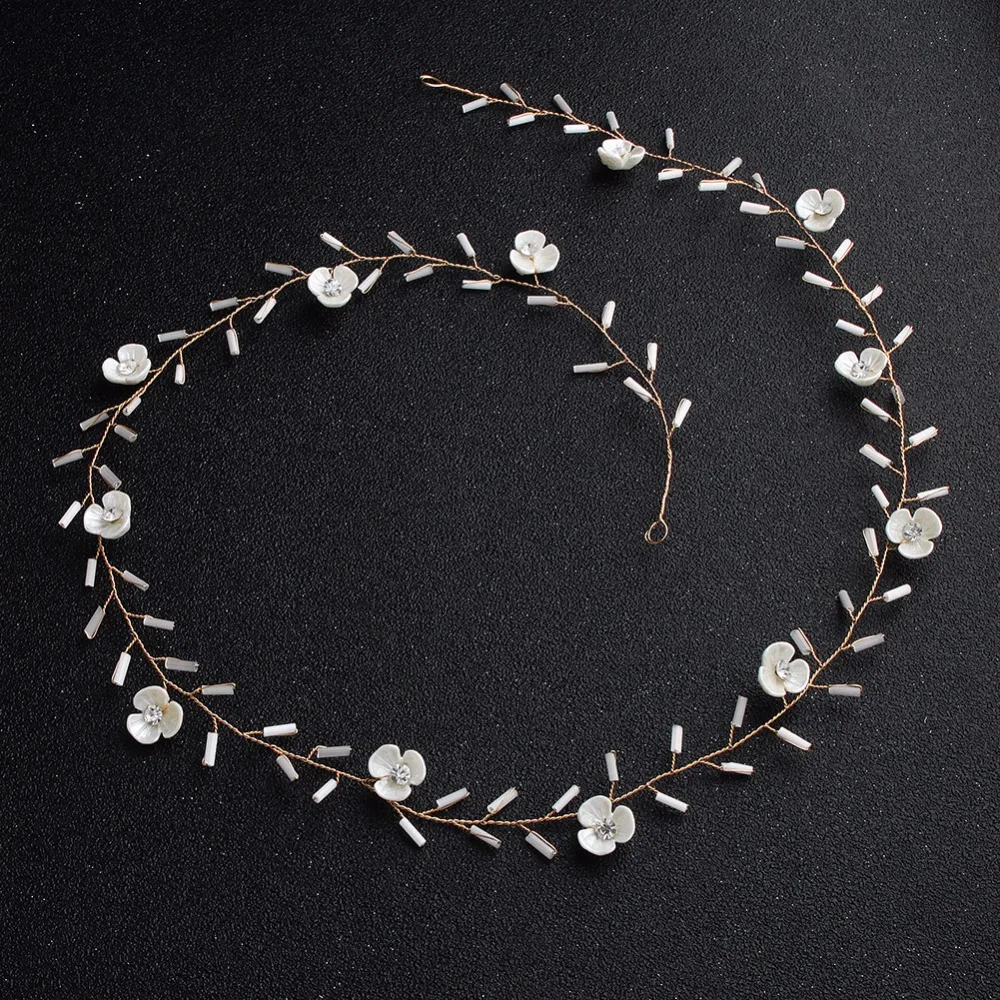 Новейшие ручной работы ободки с маленькими белыми цветами, модные акриловые кристаллы, свадебные аксессуары для волос, гибкая бижутерия для женщин.
