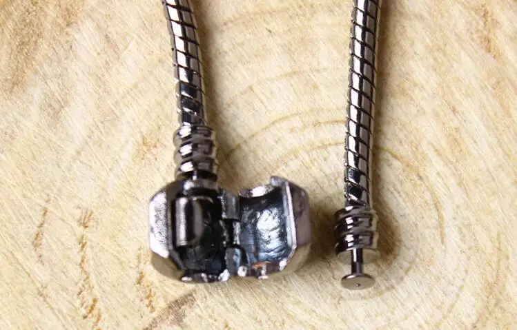 Высокое количество пистолет Черный Змея цепи браслеты подходят Diy бусы и для