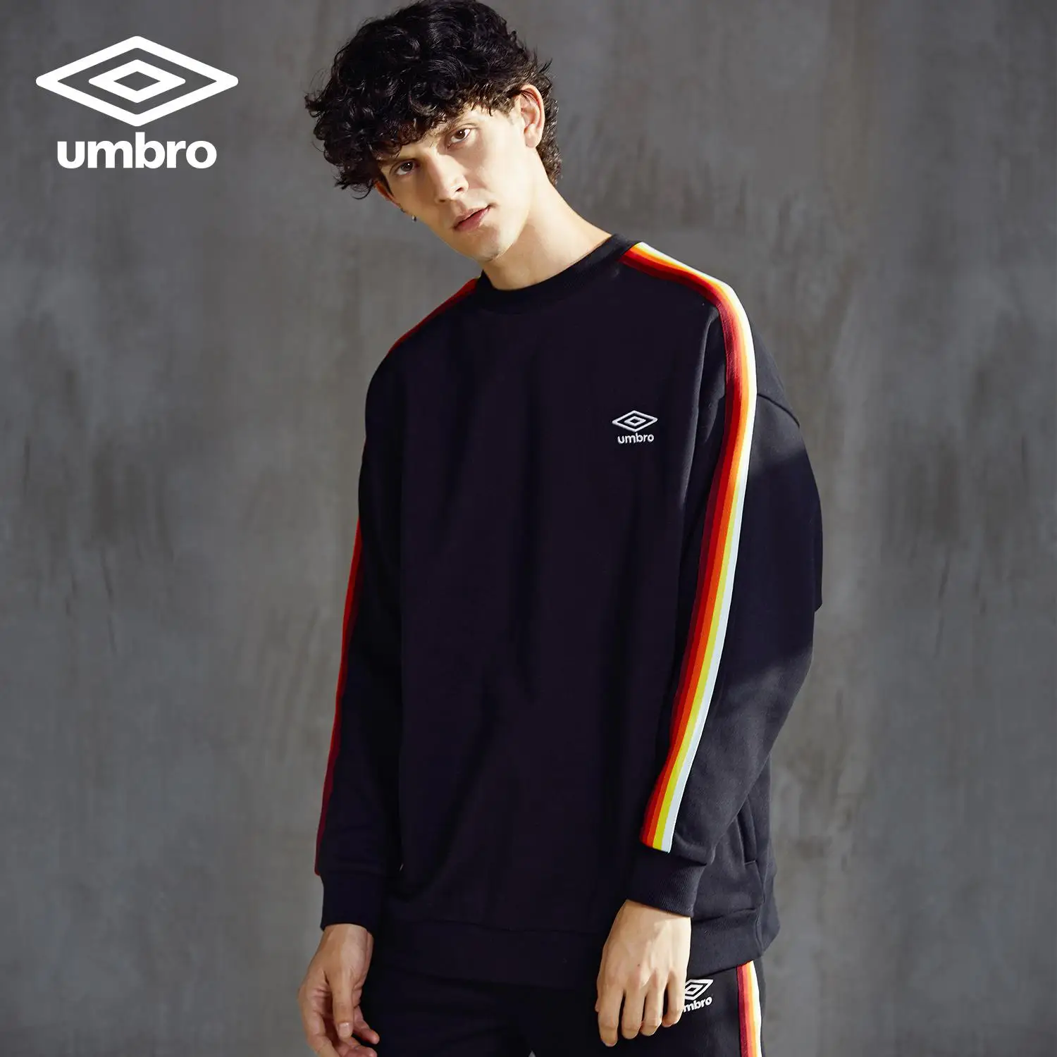 Umbro осенний мужской пуловер и флисовый свитер с круглым вырезом с радужной бахромой черный UI184AP2429 - Цвет: UI184AP2429-990