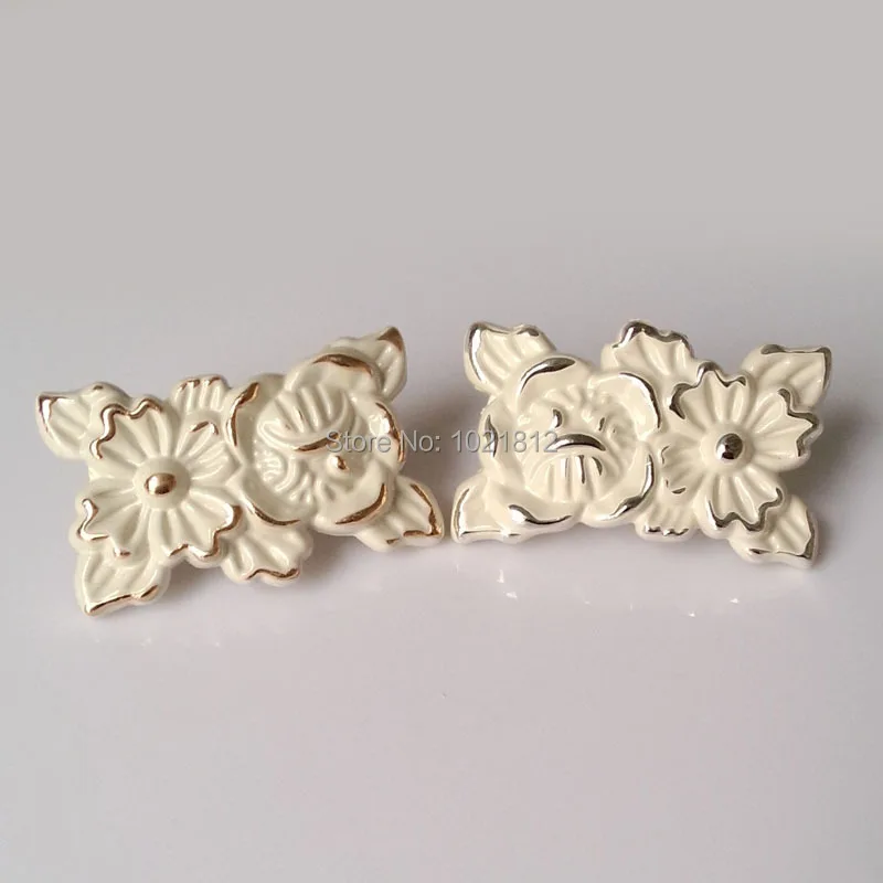 Роза цветок окрашенные цвета слоновой кости ручка шкафа шкаф буфет мебель Кухня