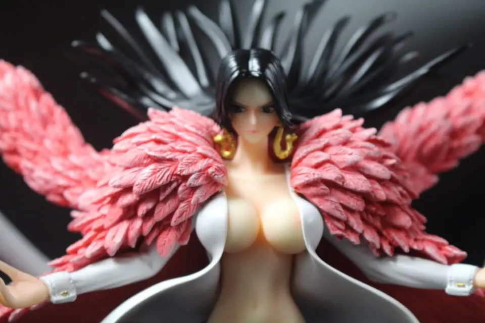 Модели вентиляторов в наличии одна деталь 33 см Donquixote Doflamingo женская версия gk смолы