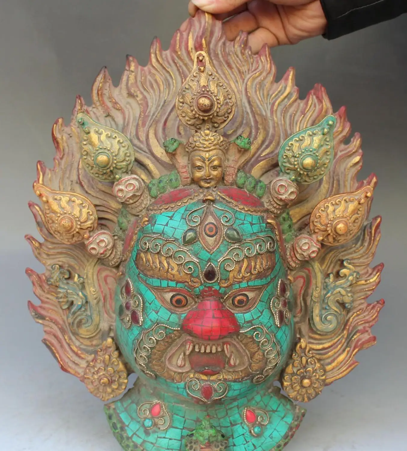 Китайский тибетский буддизм дерево бирюза и Коралл маска для головы статуя