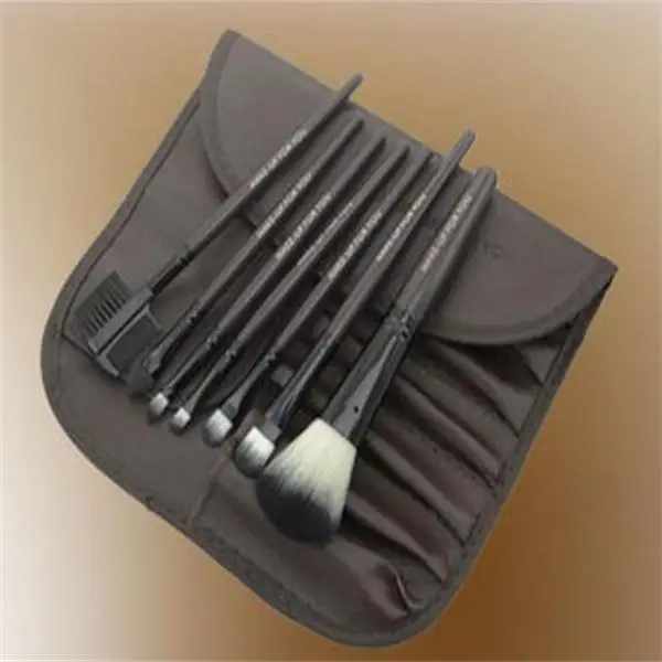 Hot 7pcs Kit Makeup Brushes Professional Set Cosmetic Lip Blush Foundation Eyeshadow Brush Face Make Up Tool Beauty Essentials - Handle Color: Brown