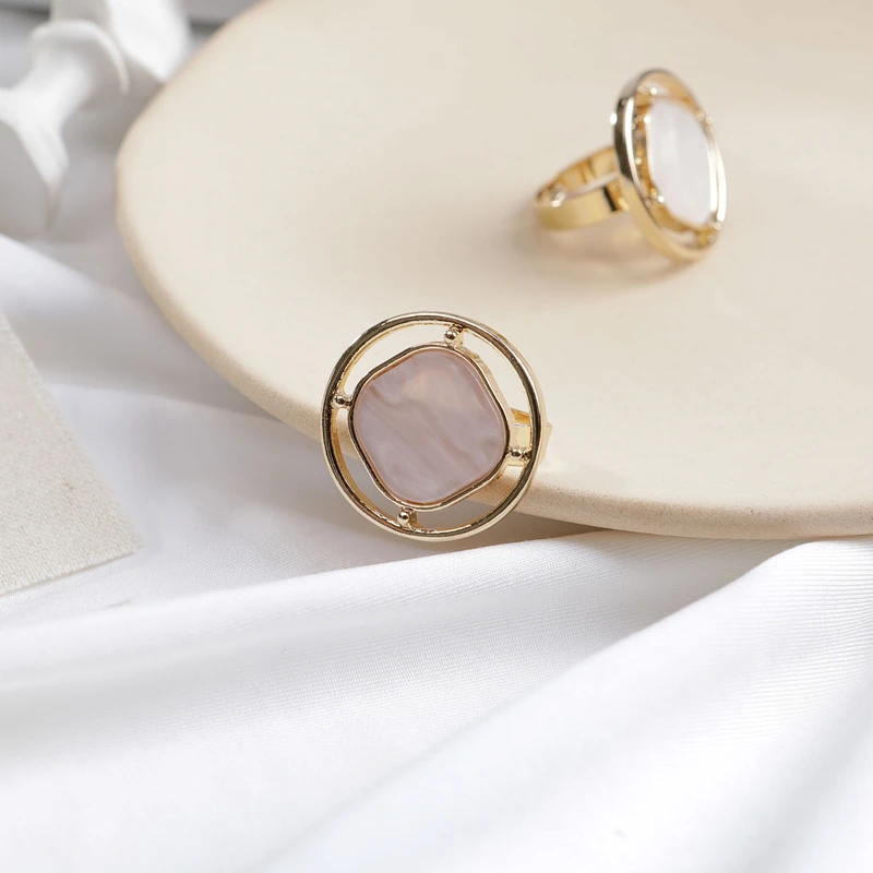SRCOI Новое минималистичное круглое геометрическое акриловое кольцо белое Розовое