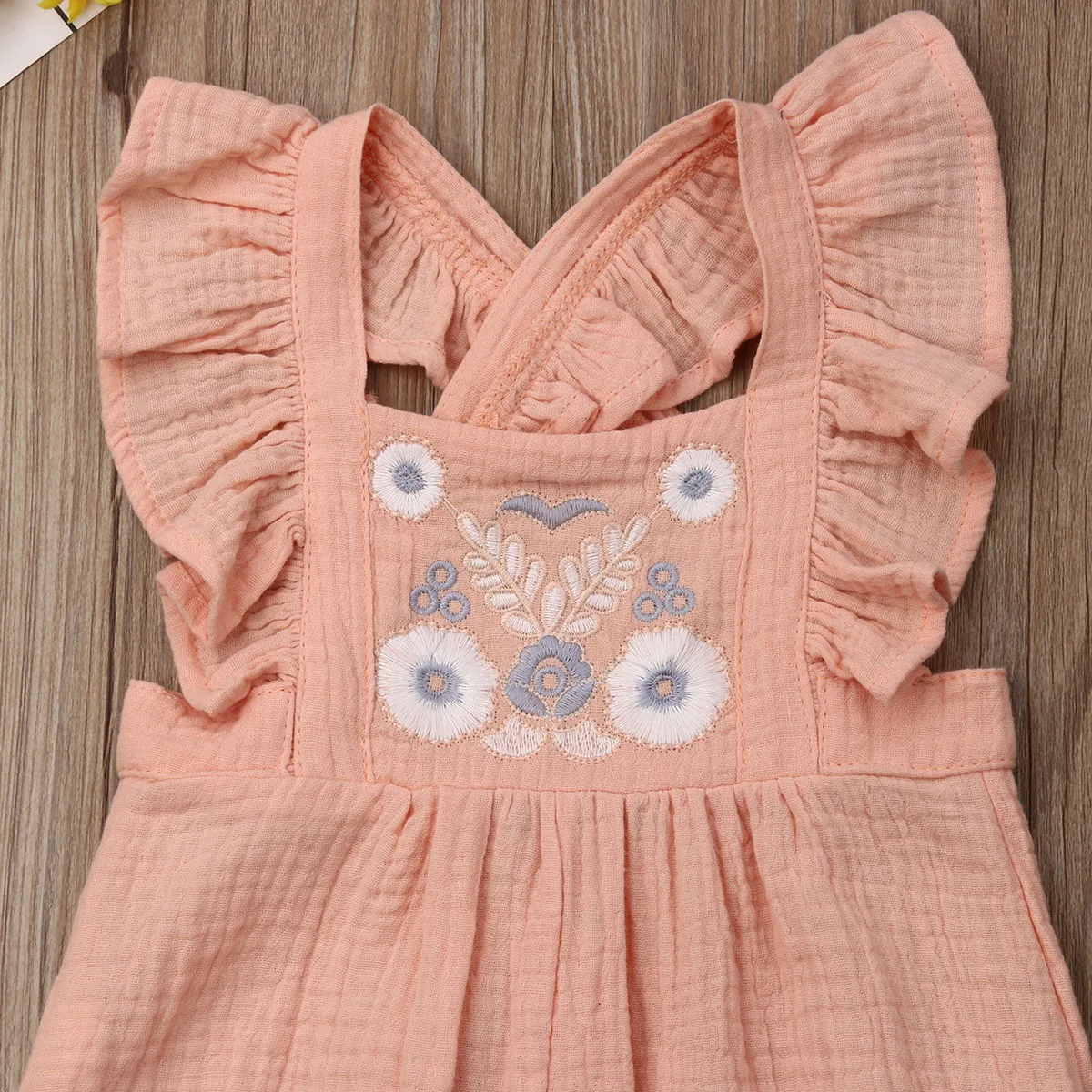 Одежда для малышей новорожденных девочек с рукавом крылышком вышитый комбинезон