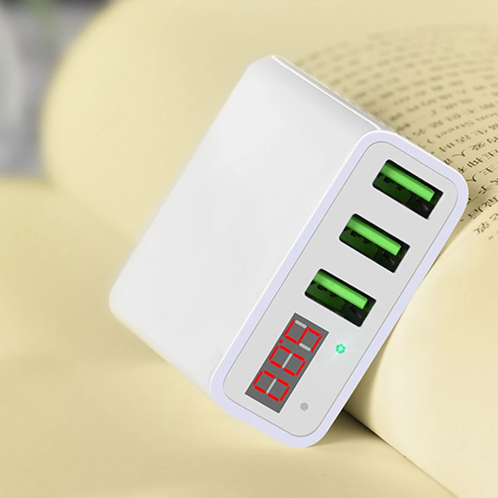 Умное зарядное устройство с цифровым дисплеем и тремя USB портами портативное