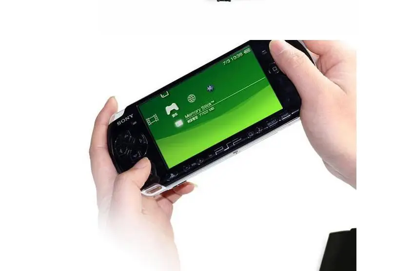 Игровые аксессуары для двух батарей PSP (2400 мА · ч) + одна с камуфляжным оформлением