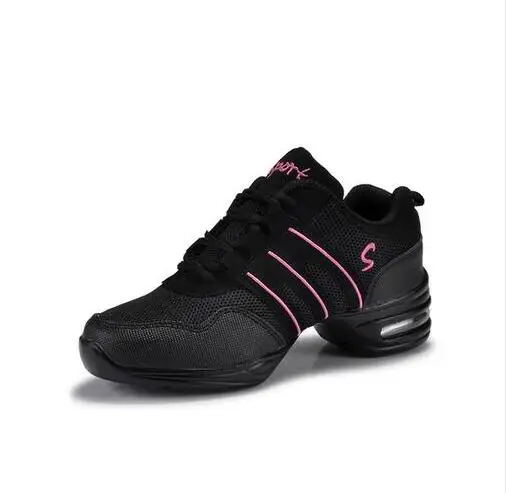 Женские спортивные кроссовки из сетчатого материала черные белые на