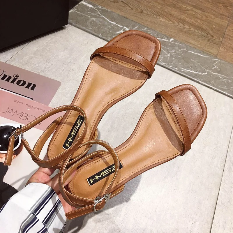 Сандалии на плоской подошве с открытым носком Новинка 2019 года Летняя женская