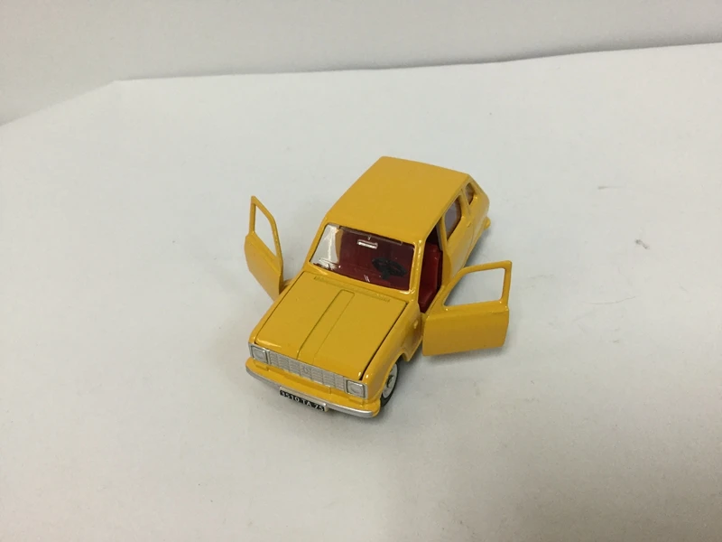 Редкие игрушки Dinky модели автомобилей 1:43 1416 Renault 6 литой Сплав автомобиль