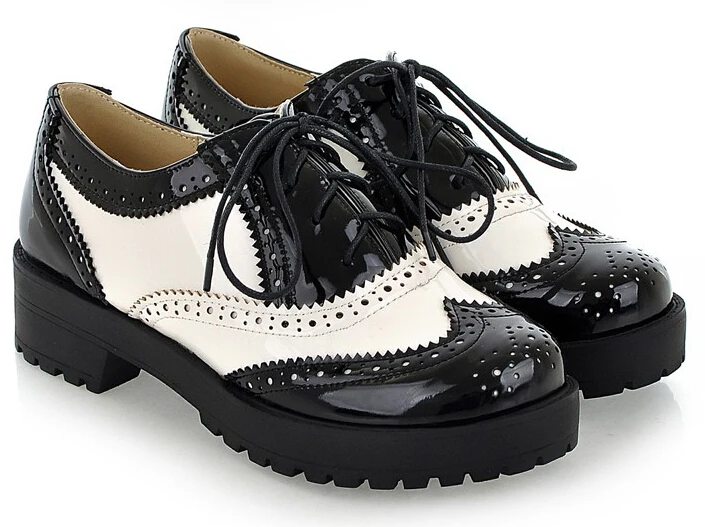 Милые новые модные туфли из лакированной кожи черные белые цвета кружевные