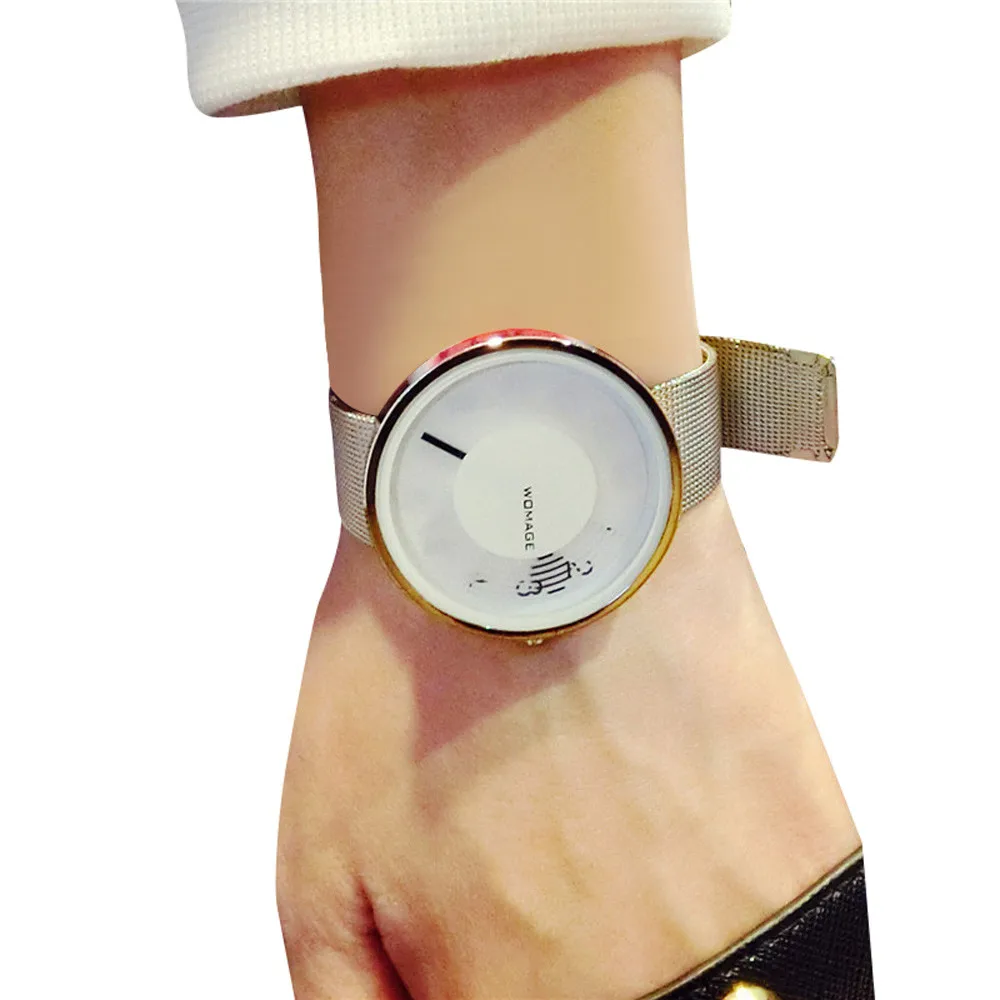 Новая концепция креативной пары для мужчин и женщин простой тренд отдыха новые