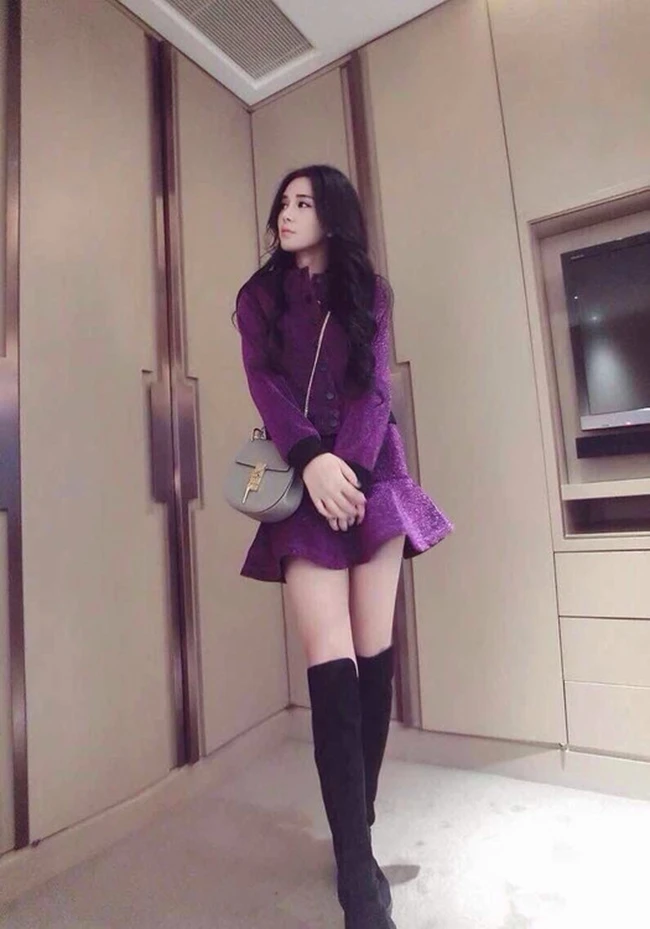 Новая женская бархатная куртка с круглым вырезом золотистого цвета на весну и