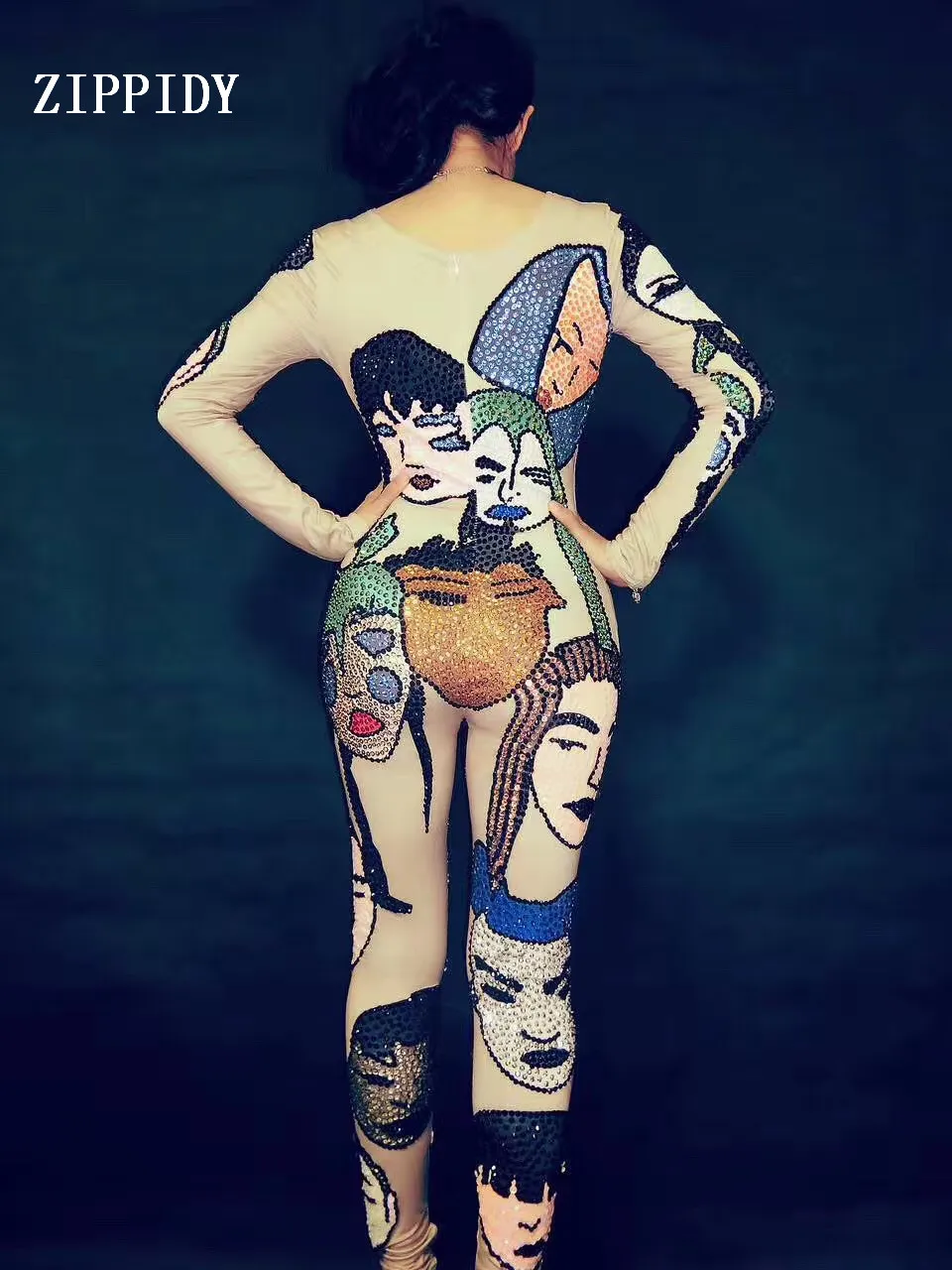 Рисунок 3 - Женский комбинезон со стразами