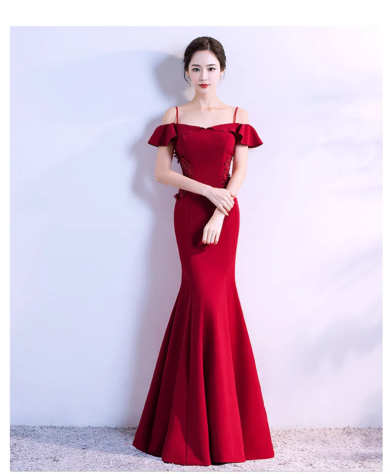 Женское вечернее платье на бретельках голубое элегантное с коротким рукавом для