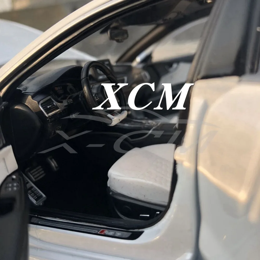 Литая модель автомобиля для моделей KengFai J RS7 (белые/серебристые боковые зеркала)