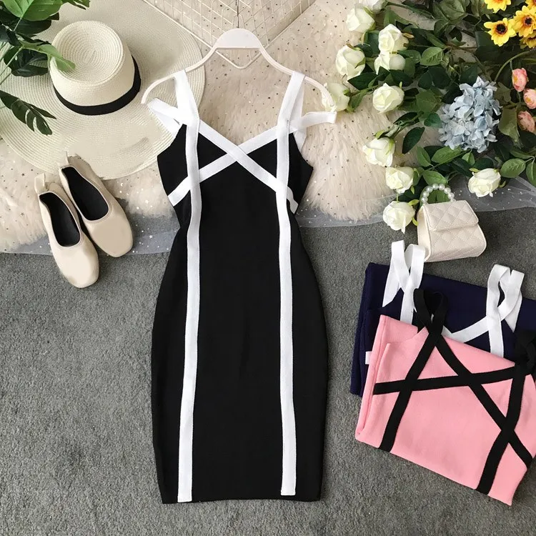 Женское облегающее платье в полоску без бретелек с v-образным вырезом лето 2019 |
