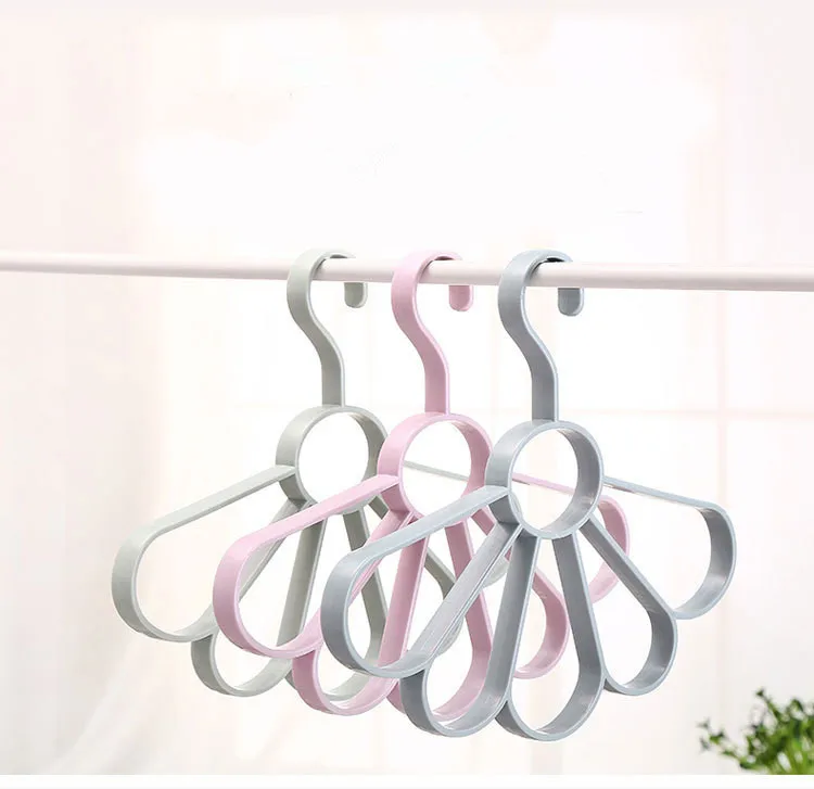 1PC New Fashion Nordic Wind Fan Scarf Hanger Frame Petal Multifunctional Tie Belt Storage Rack Holes Holder ND 0212 | Дом и сад