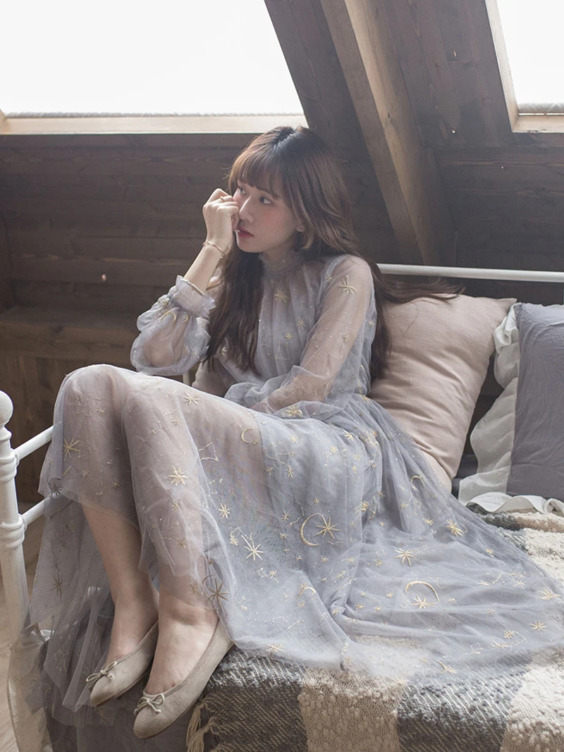 Весна лето 2018 рисунок звезды луны женские платья из тонкой пряжи в сказочном